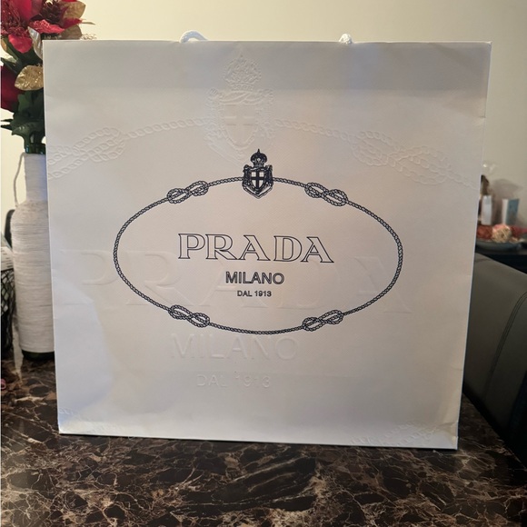 Prada Re-Edition 2005 handbag - Picture 11 of 12